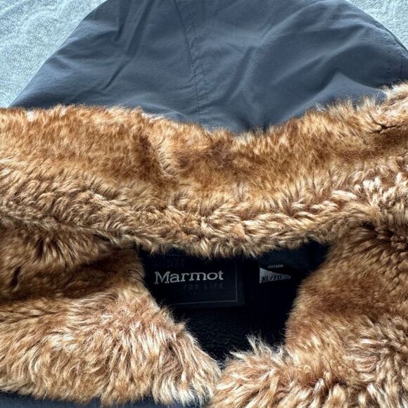 Womens Marmot Fur Jacket - Picture 3 of 3